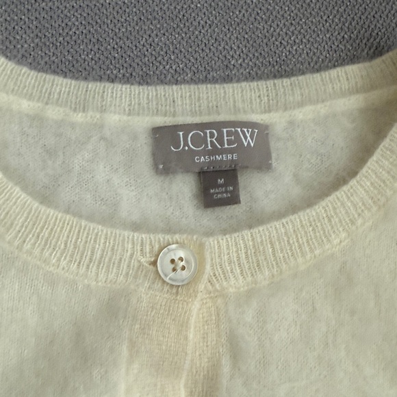 J.Crew Brushed Cashmere Cropped Cardigan Sweater in Warm Ivory, Size M - Picture 4 of 9